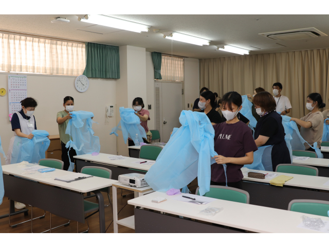脱ぎ方も先生のレクチャーに従って😅