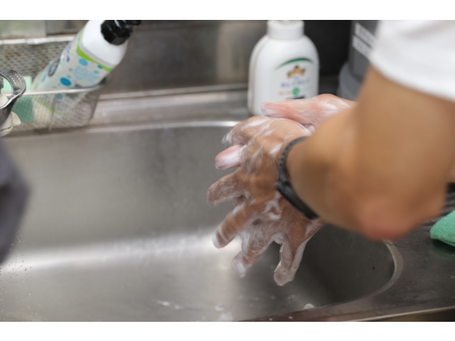 石鹸でしっかりと手洗い🧼
