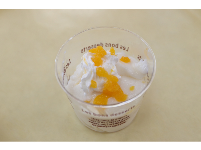 美味しそうでしょ😋生クリームを天の川🌌、フルーツを星⭐に見立てて作りました😌