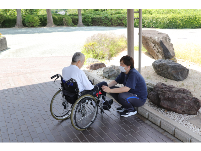 ちょっと暑くなってきたし戻りましょうか❓また外へお話に行きましょう🤭