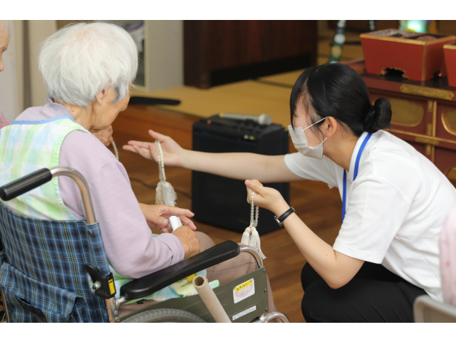 月例祭終了後には実習生が数珠の回収をしました📿