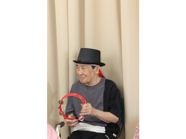 こちらの方はタンバリン持って応援してました🥁