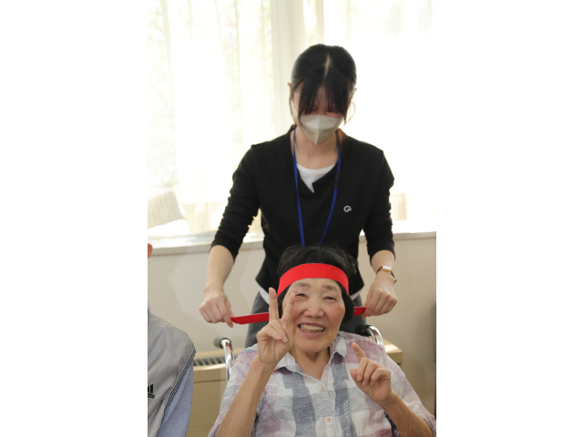 学生にお手伝いしてもらってピース✌