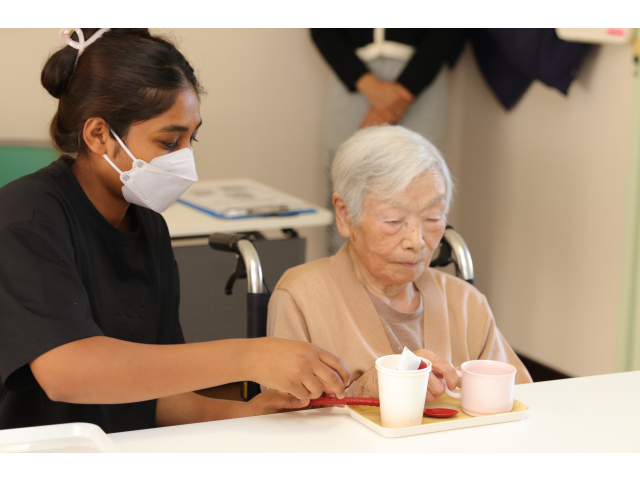 食事介助の場面ももちろん練習します🤗