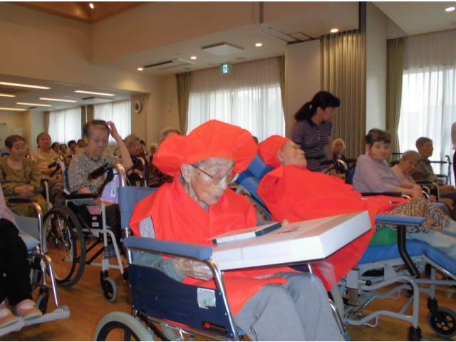 私は１０１歳よ。お隣さんは１０４歳です。