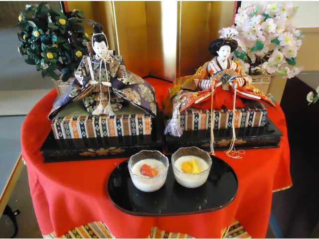 「岡崎苑」のお雛様です
