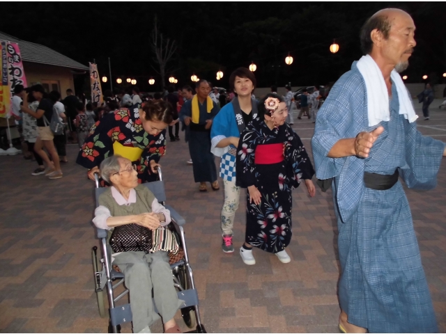 介護員さんのゆかた　ス・テ・キ