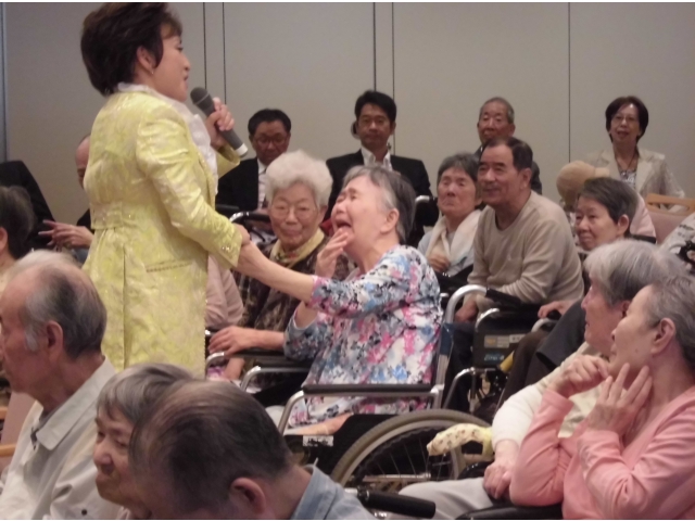 泣いて喜ぶ方もいました