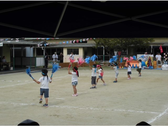 一生懸命踊っています