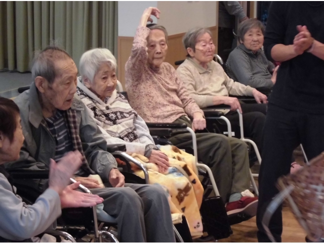 入ったら拍手～