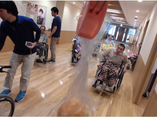 パンへ向かって一直線！