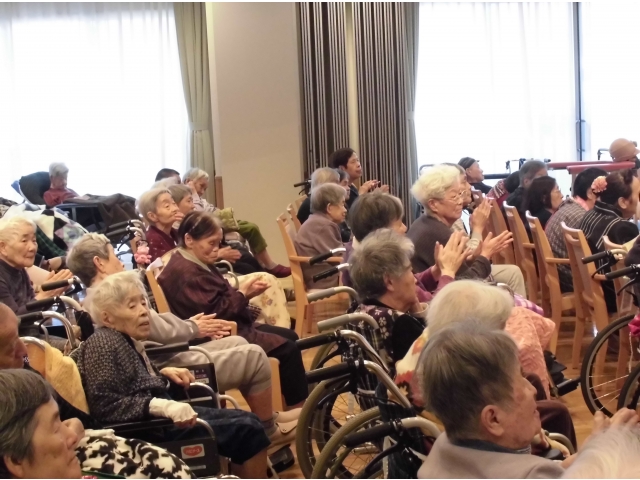 みんなで拍手～