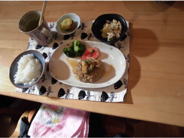 ハンバーグと白和え(^^)