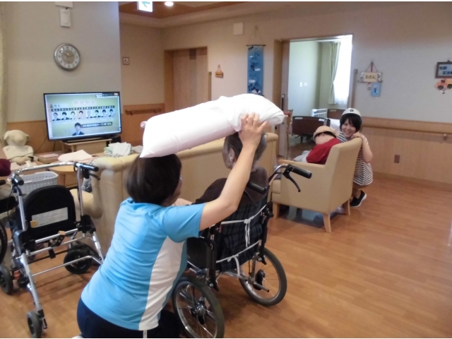 地震発生！頭部保護