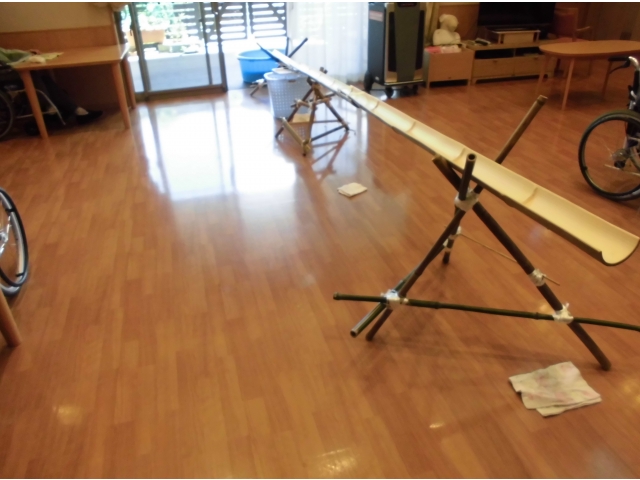 竹を組んで作りました