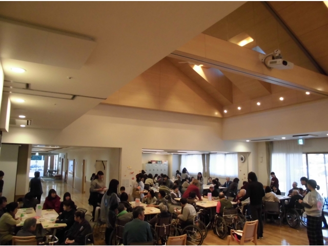 こんなにたくさんの人が