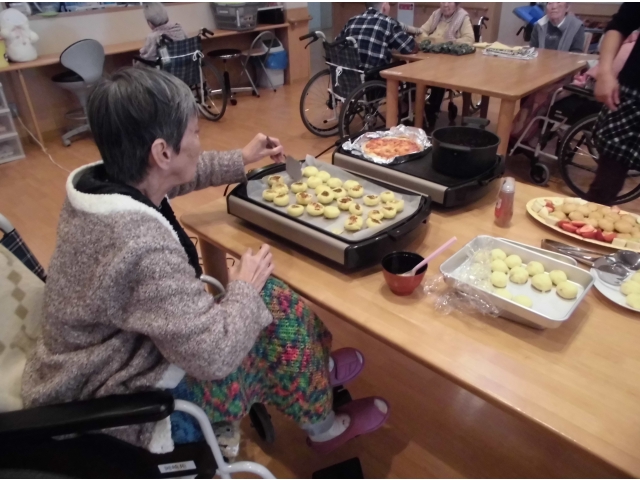 焼くのを手伝ってくれました