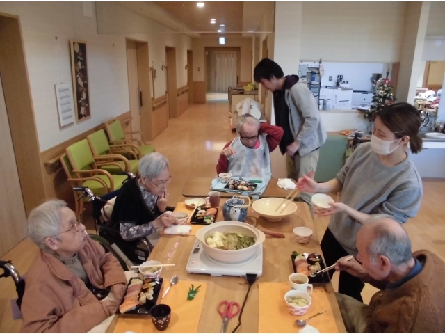 お鍋を囲んで　あったか～い