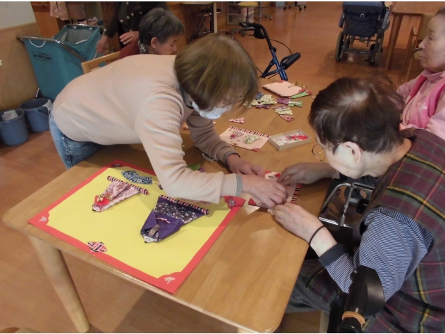 ここを折りますよ。