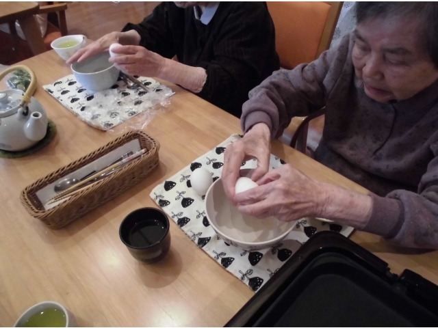 卵割るの久しぶり！