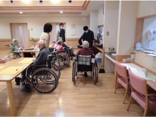 何がはじまるのかしら？