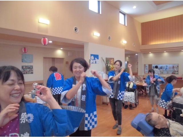 ♪月が～出た出た～