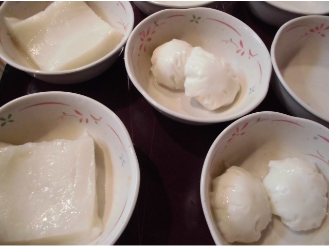 おやつはお餅風のものを