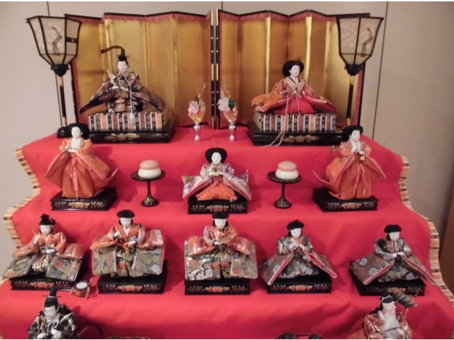 玄関前に飾っていますが、面会の方もなくさびしいかぎり。
