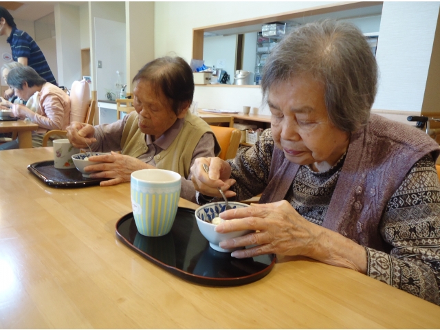 こちらも…無言