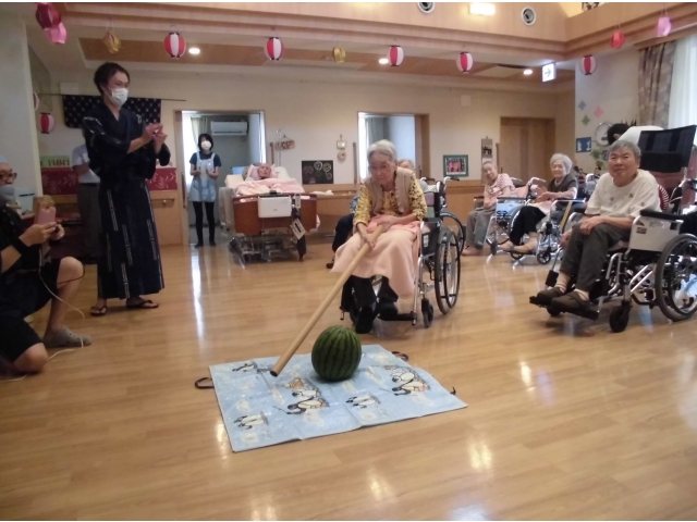 見えているけどなかなか割れません。