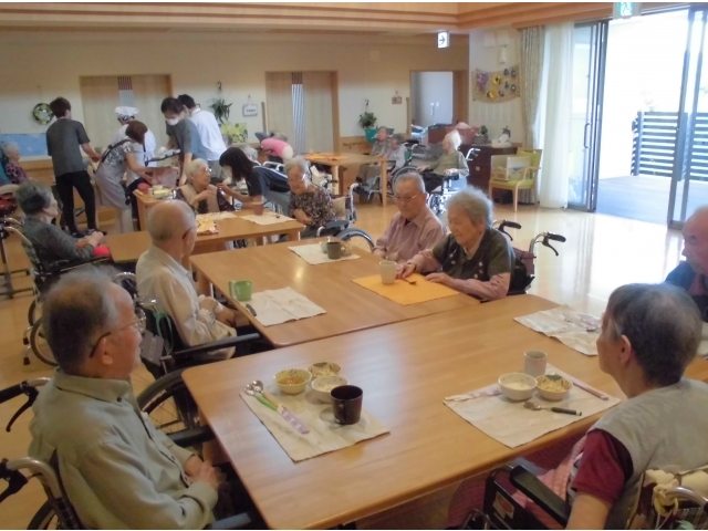 大変にぎやかです