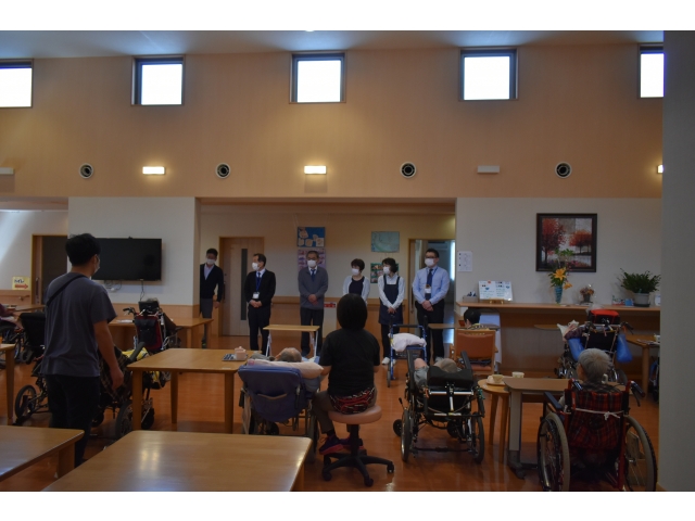 フロアにて　ごあいさつ