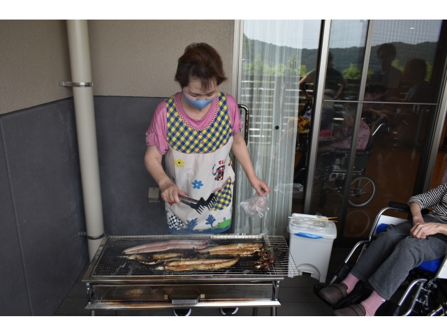 うなぎ　もえぎ屋の料理長