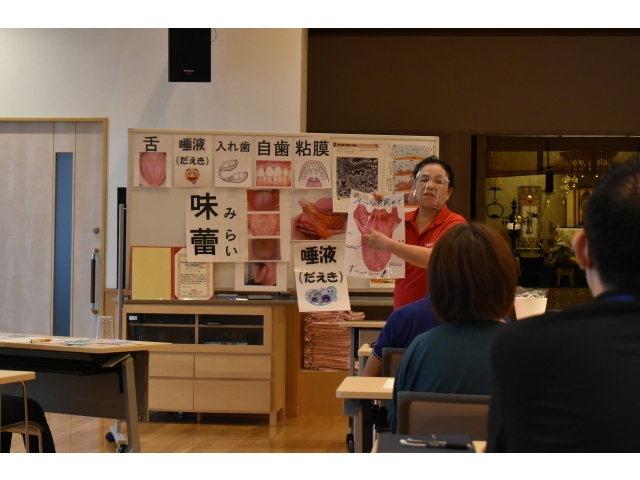 舌の奥が汚れてます