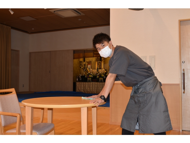 喫茶店の店員さん