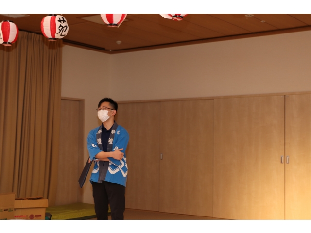 お腹一杯食べた後はお楽しみ会♪司会の若旦那です(´∀｀)