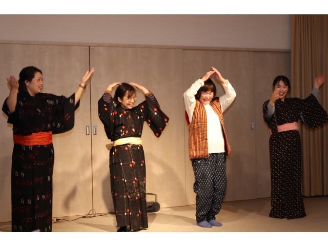 秋田美人4姉妹による「秋田音頭」♬«٩(*^∀^*)۶»♬