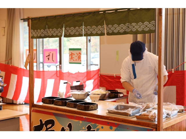 最終日もゼネラルフード店長に目の前で握って頂きましたｍ(*＿ ＿)ｍ