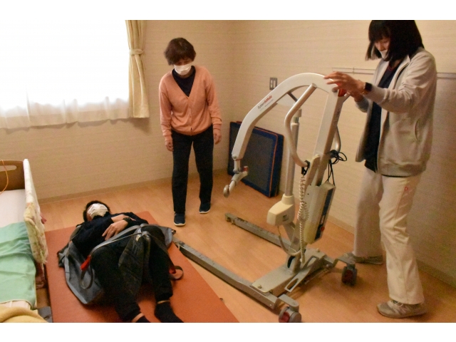 器具の装着完了しリフトの登場