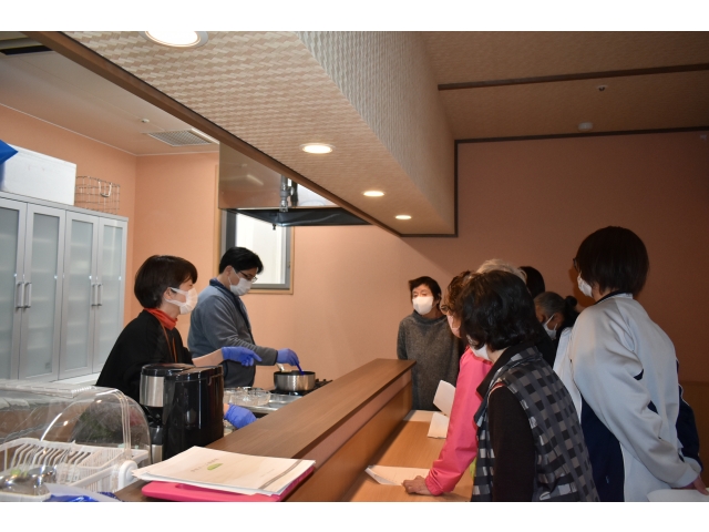 皆さん真剣に見ています(・∀・)ｼﾞｰｯ