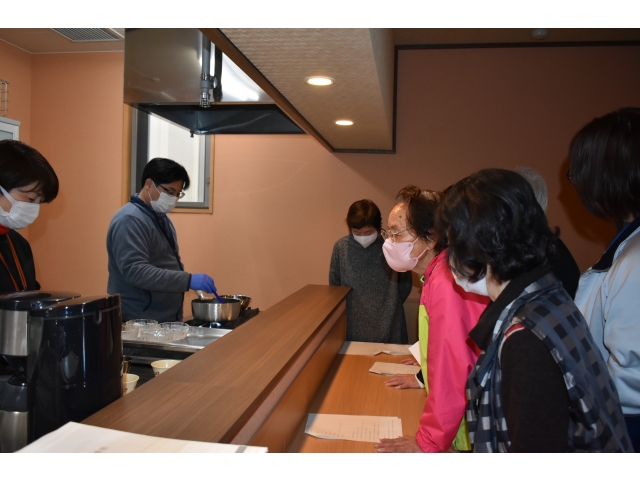 ポイント等を説明しながら作成中(〃 ・ω・)φ【鍋】ｸﾞﾂｸﾞﾂ…