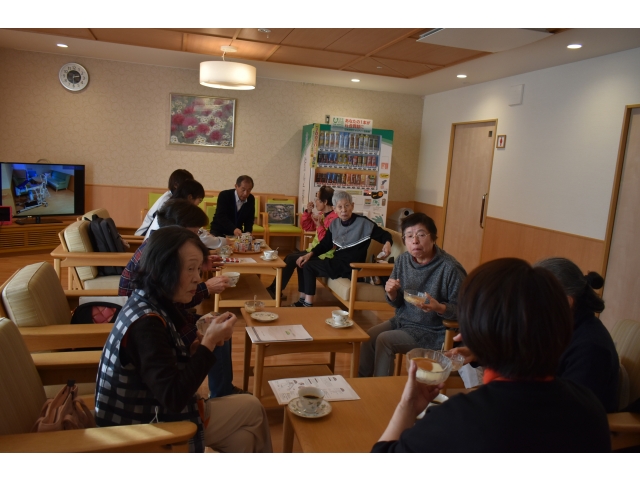 ミルク餅『実食！』🍴ﾓｸﾞ(*ˆ~ˆ*)ﾓｸﾞ🍴