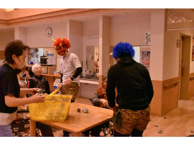 鬼が来たぞ～～👹ｱﾀヽ(д｀ヽ彡ﾉ´д)ﾉﾌﾀ