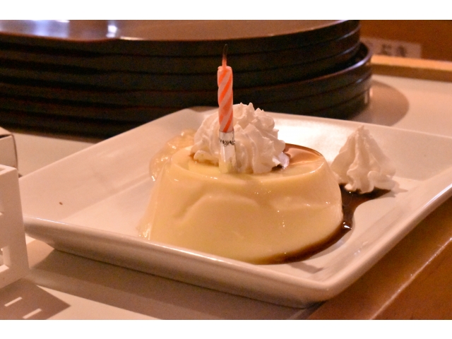 主役のプリンにはろうそくを立てて(^^♪