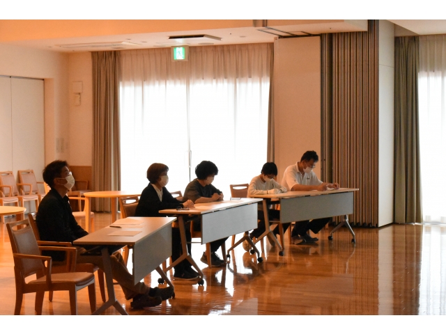 皆さん聞き入っています