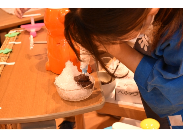 本日の主役のスペシャルかき氷作成中🍧