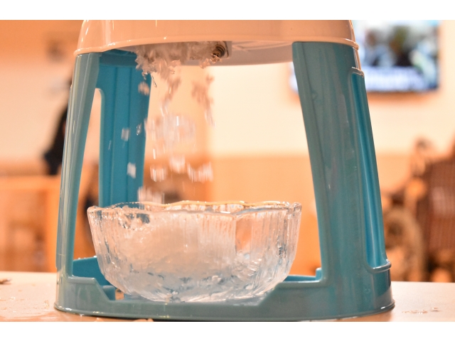 かき氷作成中🤗