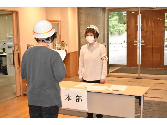 各班長による隊長への報告①