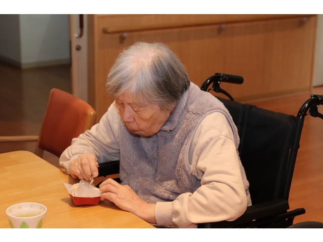 夢中で頬張っています😆