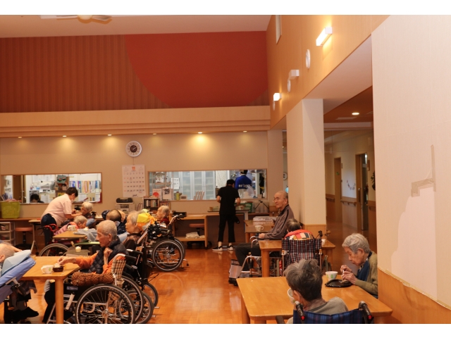 皆さんご自分で選ばれたデザートを美味しそうに食べていました😄